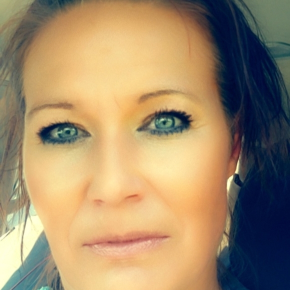 Meet your Posher, Annie - Picture 2 of 3